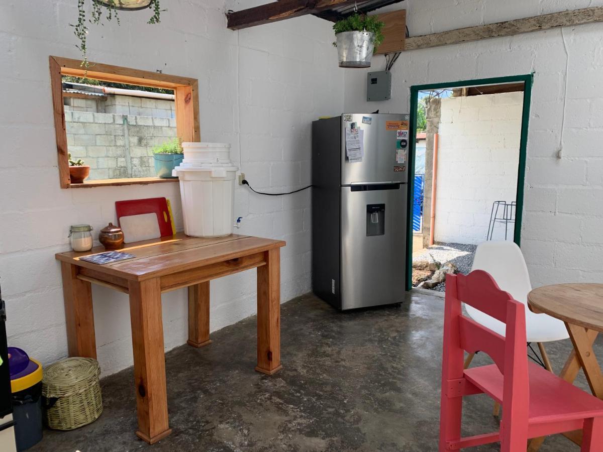 El Chirris Tzanjay San Juan La Laguna Exterior foto