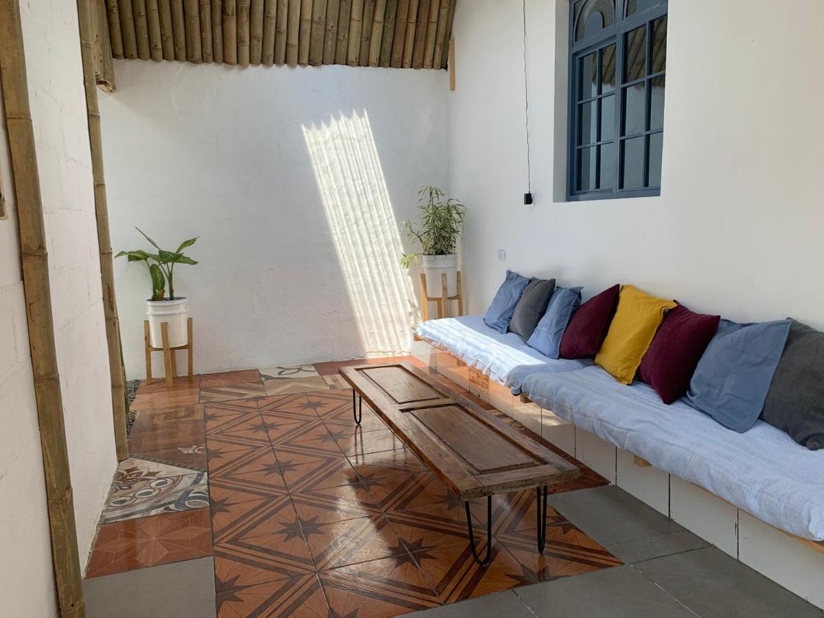 El Chirris Tzanjay San Juan La Laguna Exterior foto